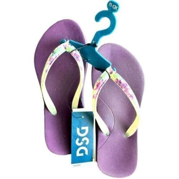 NWT Girls Flip Flops - Size 11/12 Toddler - Picture 1 of 3